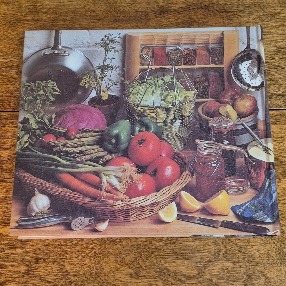 READER'S DIGEST Vintage MCM 1977 "Creative Cooking" Hardcover Cookbook - Picture 3 of 16